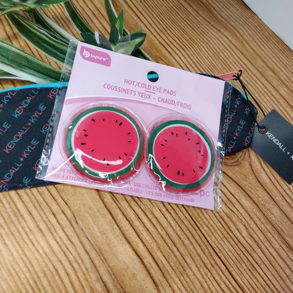 Kendall And Kyle Makeup Brush Case Bonus Hot And Cold Watermelon Eyepads - Picture 10 of 11